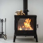Comment bien choisir un poêle à bois pour un chauffage efficace