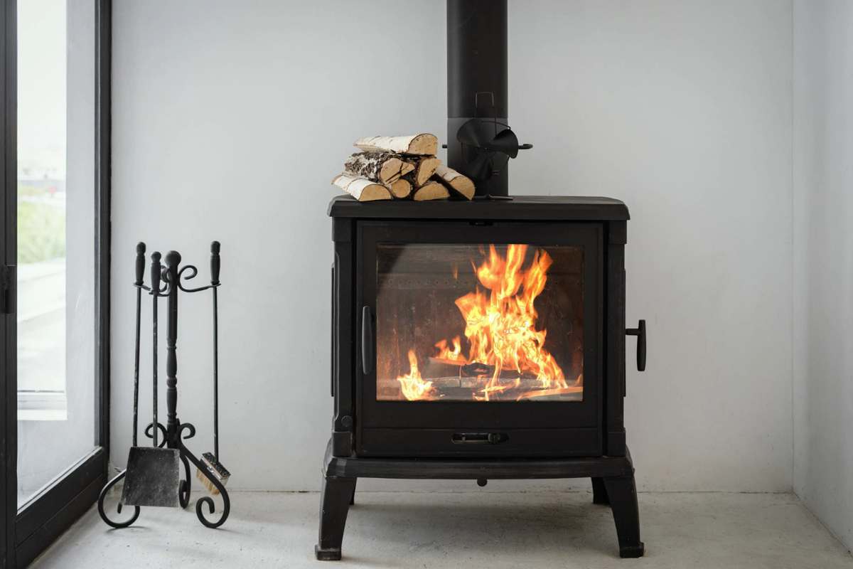 Comment bien choisir un poêle à bois pour un chauffage efficace