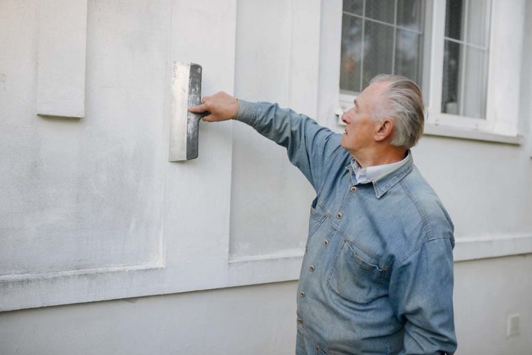 Comment choisir les meilleures peintures extérieures pour protéger votre façade ?