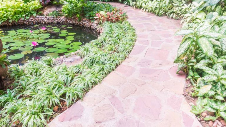 Quels sont les meilleurs matériaux pour créer une allée de jardin à la fois esthétique et durable ?