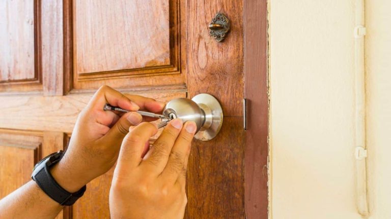 Devenu squatteur dans mon propre appartement : quand un propriétaire doit s’installer chez son locataire qui ne paie plus