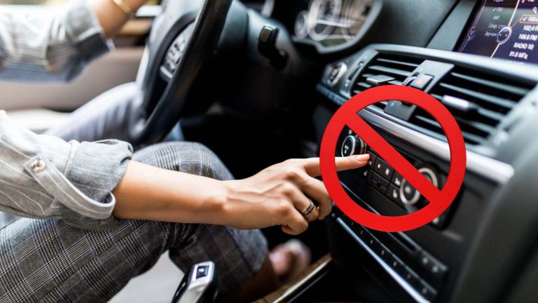 Fin de l’autoradio dans les voitures : un choc pour les automobilistes français, prétexté par « une conduite plus sûre »