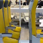 Voyager debout ? Les compagnies low-cost prévoient des sièges sans assise dès 2026