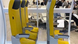 Voyager debout ? Les compagnies low-cost prévoient des sièges sans assise dès 2026